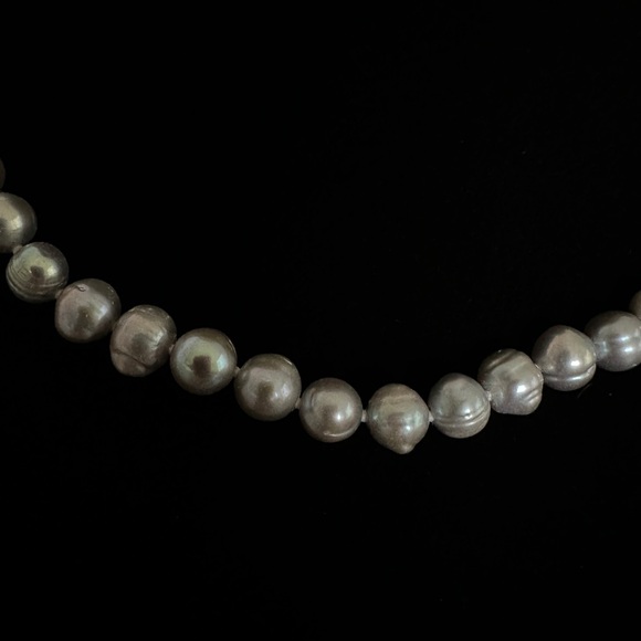 Elegant Gray Pearl Necklace by Effy - Picture 2 of 6